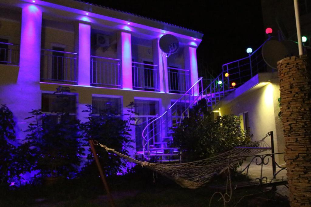 Admiral Hotel Skadovsʼk Buitenkant foto